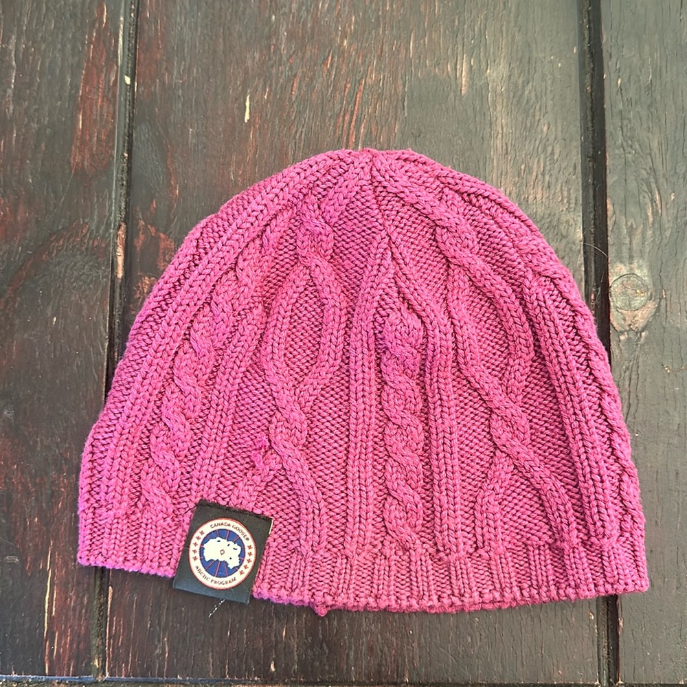 Women’s Canada Goose toque